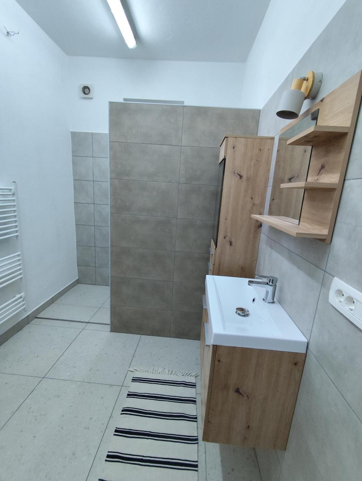 Apartma Peter1A เบกุนเย นา โกเรนิสเคม ภายนอก รูปภาพ
