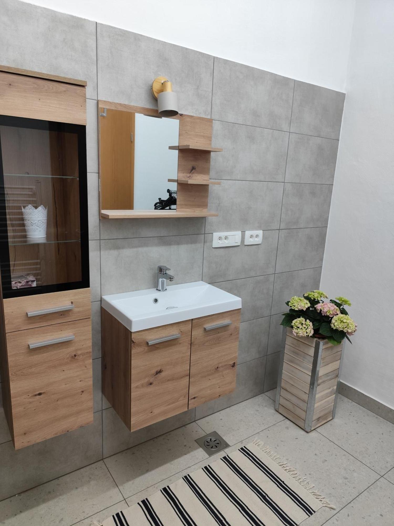 Apartma Peter1A เบกุนเย นา โกเรนิสเคม ภายนอก รูปภาพ